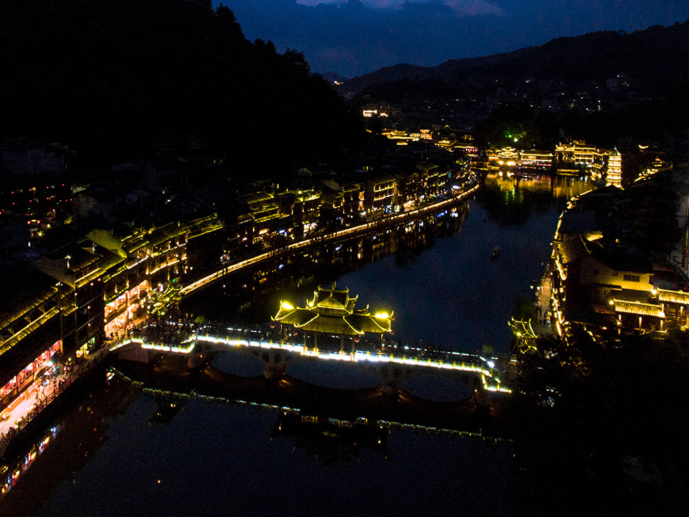 9.鳳凰風(fēng)、雪、雨、霧橋 配圖3.jpg